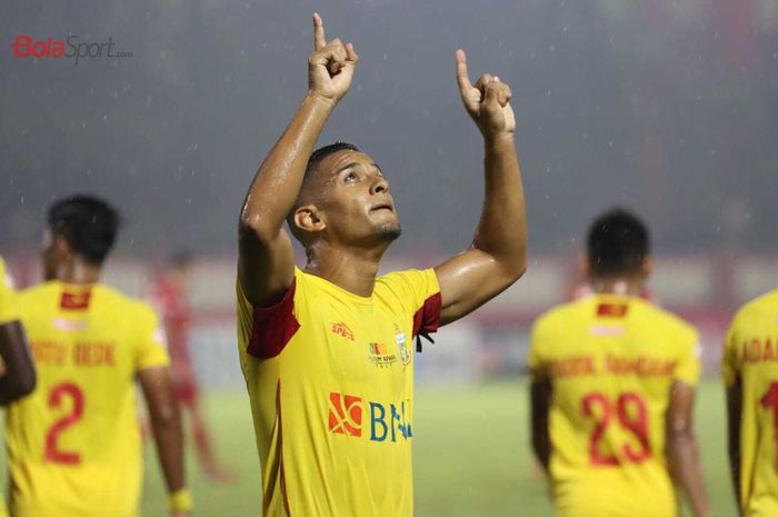 Renan Silva merayakan gol yang dicetaknya dalam laga Bhayangkara FC vs Persija pada pekan ke-3 Shopee Liga 1 2020, Sabtu (14/3/2020) di Stadion PTIK, Jakarta.