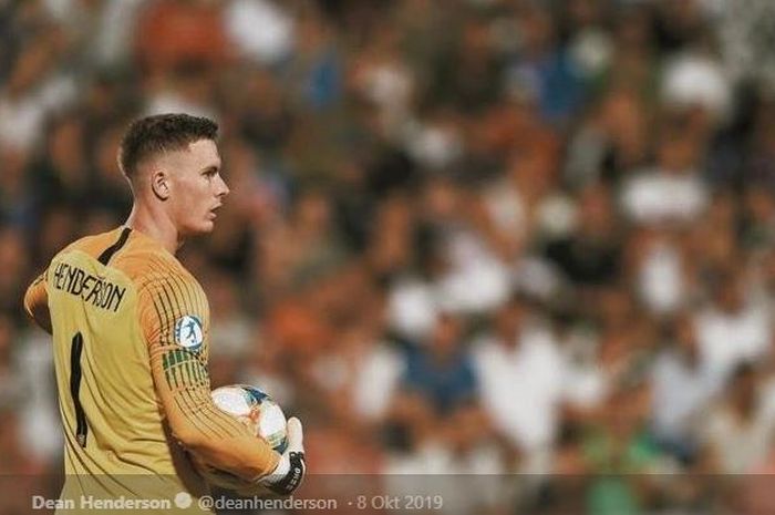 Kiper Manchester United yang dipinjamkan ke Sheffield United, Dean Henderson.