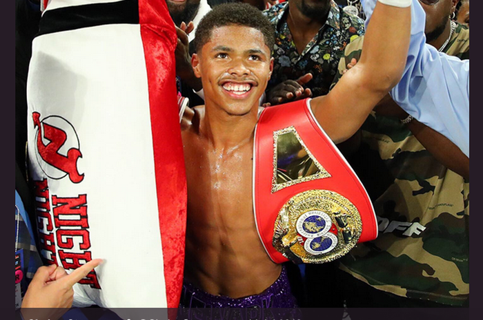 Petinju asal Amerika Serikat, Shakur Stevenson. Dia dinilai oleh Promotor Tinju, Bob Arum, sebagai duplikat Floyd Mayweather Jr. Sebab Stevenson mempunyai gaya bertarung mirip petinju berjuluk The Money tersebut. 