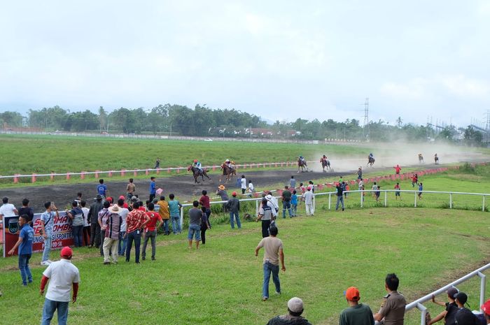 Kejuaraan nasional pacuan kuda digelar pada 15 Maret 2020 di Gelanggang Pacuan kuda Sultan Agung Bantul, Yogyakarta. 