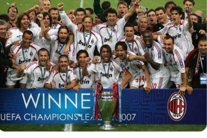 AC Milan menjuarai Liga Champions musim 2006-2007 setelah mengalahkan Liverpool di final. 