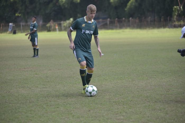  Gelandang Asing Tira Persikabo, Petteri Penannen sedang berlatih 