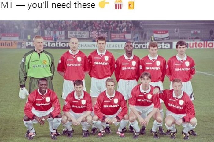 Kapten Manchester United, Roy Keane (foto atas bagian kanan).