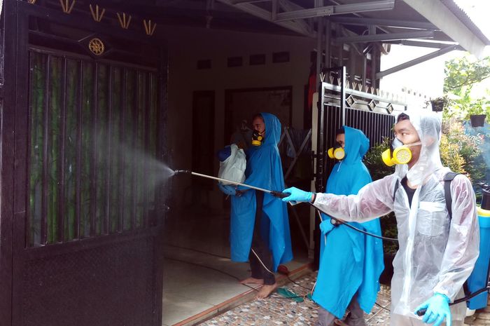 Diyakini Bisa Matikan Virus di Permukaan Benda, Disinfektan Bisa
