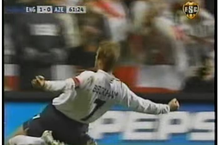 David Beckham mencetak gol kedua Inggris dalam laga melawan Azerbaijan, 30 Maret 2005.