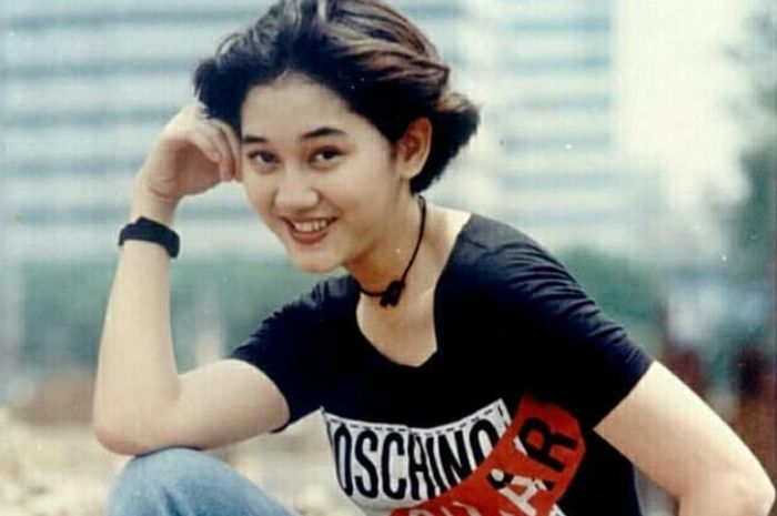 Akhirnya Misteri Kecelakaan Mobil yang Merenggut Nyawa Nike Ardilla 25