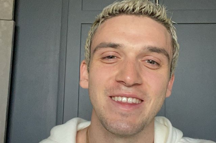 Chord dan Lirik Lagu ‘Lonely Eyes’ Milik Lauv, She had those Lonely