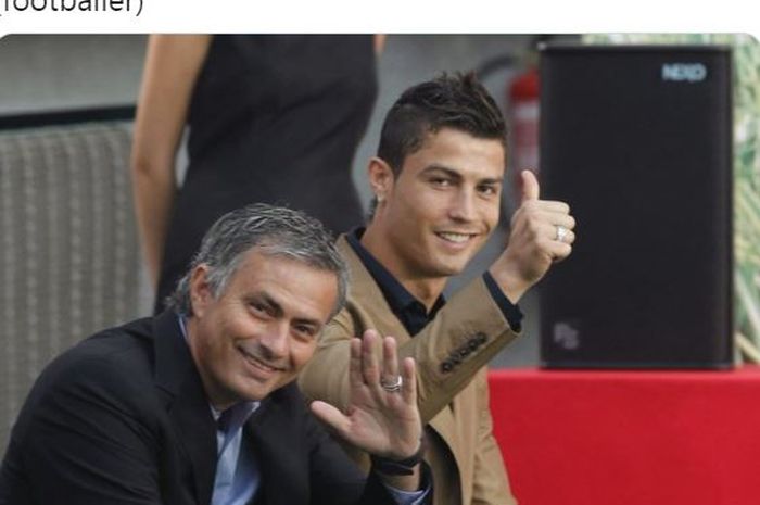 Jose Mourinho dan Cristiano Ronaldo sama-sama berpose saat masih membela Real Madrid.