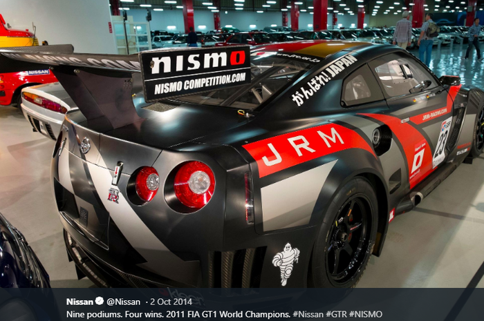 Penampakan mobil Nissan GT-R tim JR Motorsport (Lucas Luhr/Michael Krumm) yang menjadi juara FIA GT1 World Championship 2011.