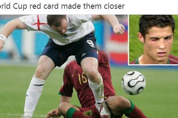 Penyerang timnas Portugal, Cristiano Ronaldo, mengedipkan mata seusai striker timnas Inggris, Wayne Rooney, menerima kartu merah dalam laga perempat final Piala Dunia 2006.