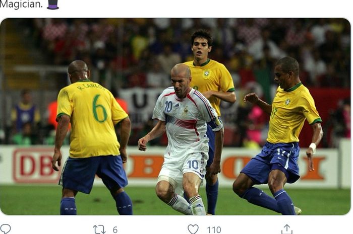 Gelandang legendaris Prancis, Zidane Zidane, saat berhadapan dengan Brasil di babak perempat final Piala Dunia 2006.