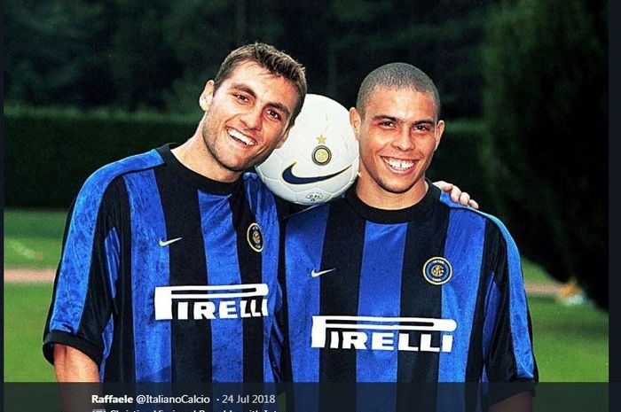 Christian Vieri (kiri) dan Ronaldo saat memperkuat Inter Milan.