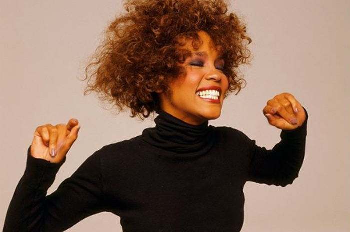 Chord dan Lirik Lagu ‘One Moment In Time’ Milik Whitney Houston - Sonora.id