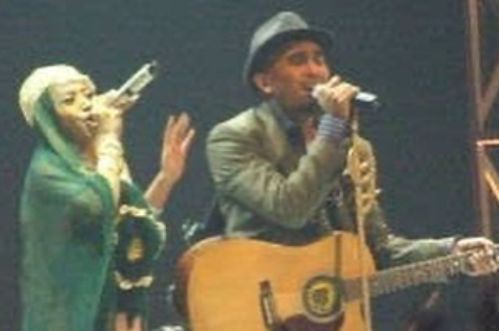 Chord Gitar Dan Lirik Lagu Hikayat Cinta Milik Glenn Fredly Ft Dewi Persik Sonora Id