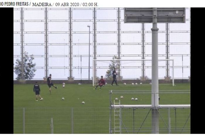 Megabintang Juventus, Cristiano Ronaldo, terlihat sudah berlatih kembali di kampung halamannya, Madeira, Portugal.