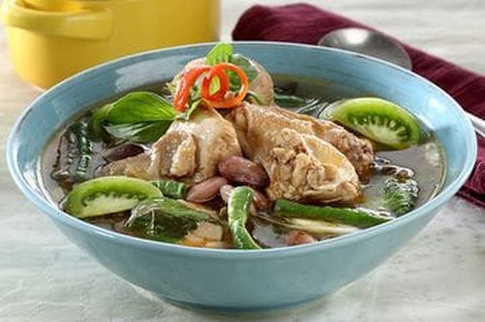 Healthy and tasty Sup Ayam Tomat Hijau