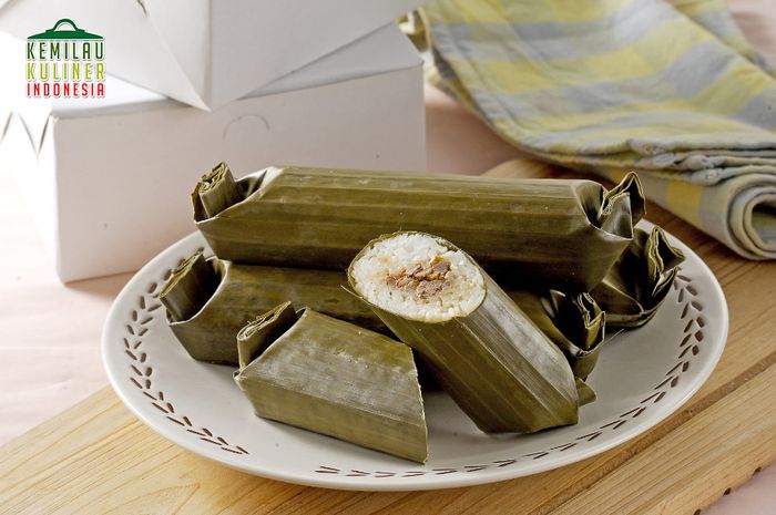 Resep KemilauKulinerIndonesia Resep Lontong Isi Sambal Resep KemilauKulinerIndonesia Resep Lontong Isi Sambal
