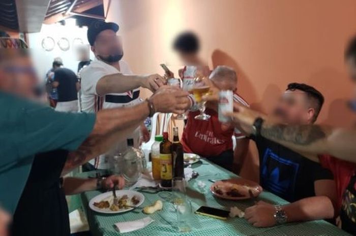 Penularan di pesta reuni