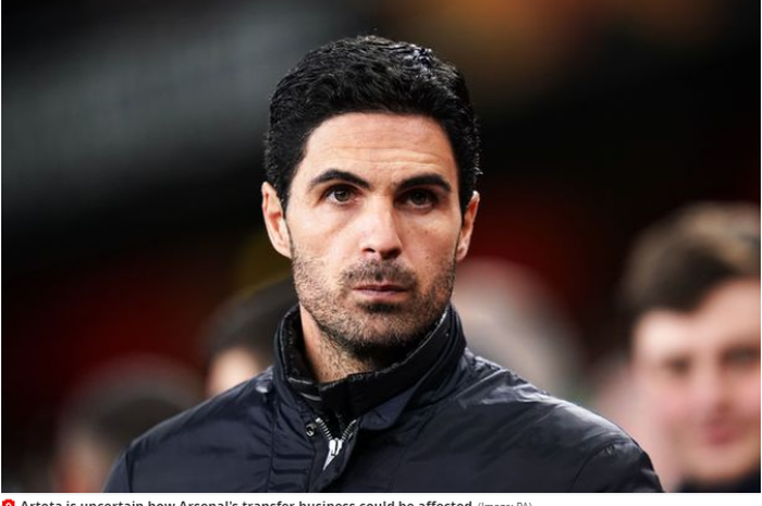 Pelatih Arsenal, Mikel Arteta, saat sedang mendampingi Arsenal dalam sebuah pertandingan.