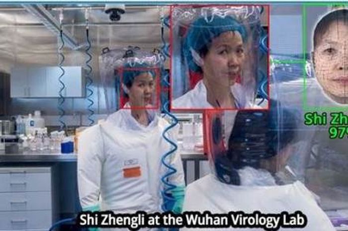 Ilmuwan Shi Zhengli di laboratorium.