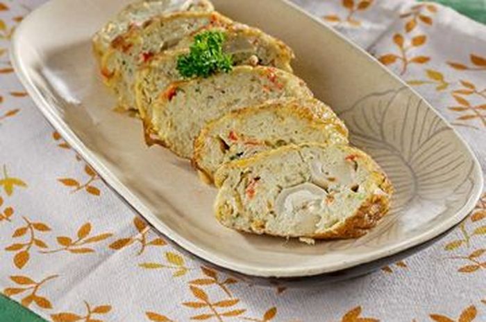 Try out the delicacy of Telur Dadar Opor