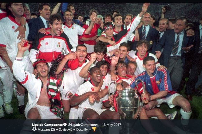 AC Milan juara Liga Champions 1993-1994 setelah menghancurkan Barcelona di final.