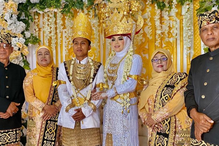 Penyerang sayap Bali United, Fahmi Al Ayyubi, melangsungkan pernikahan pada Rabu (15/4/2020) di tengah pandemi virus corona.
