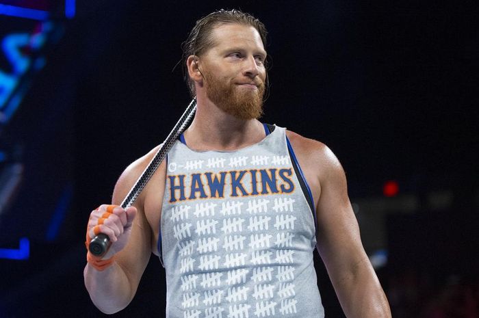 Pegulat WWE, Curt Hawkins terkena dampak dari diberlakukannya PHK masal di WWE.