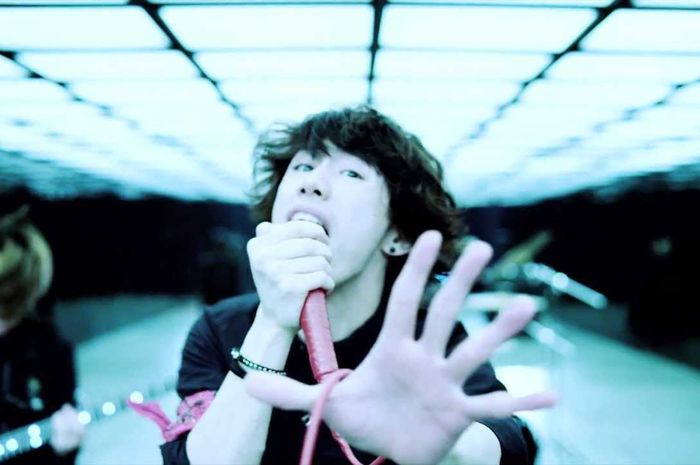 Lirik Lagu dan Chord Gitar �Clock Strikes� Milik ONE OK