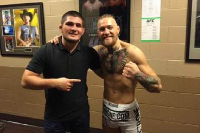 Eks jagoan UFC, Khabib Nurmagomedov dan bintang MMA, Conor McGregor semasa masih menjalin persahabatan pada 2014 silam.