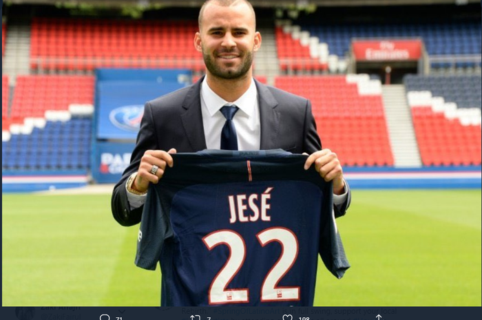 Jese Rodriguez saat diperkenalkan oleh Paris Saint-Germain sebagai pemain baru.
