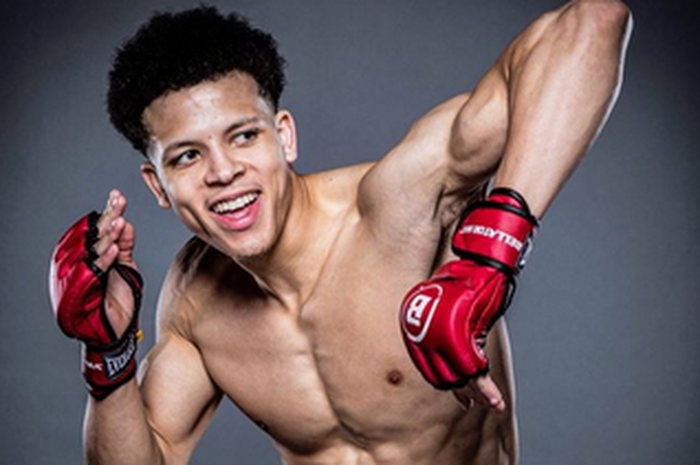 Menang atas Alex Potts dalam Bellator 207, Mike Kimbel mampu mencatat rekor KO tercepat di MMA.