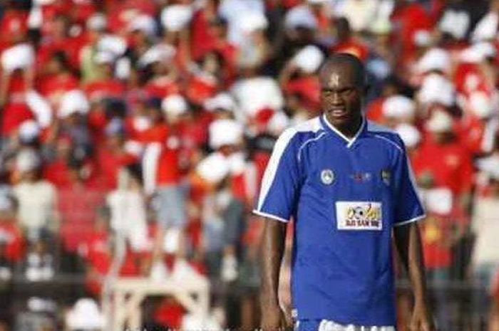 Christian Bekamenga berseragam Persib Bandung pada tahun 2007