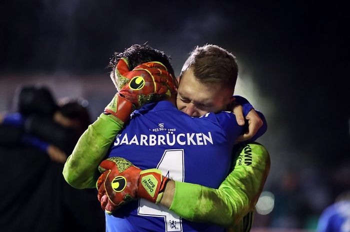 Saarbruecken, klub Divisi Empat Liga Jerman pertama yang lolos ke babak semifinal DFB Pokal. 