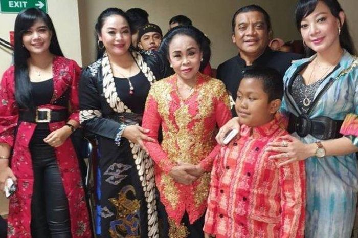 Berita Tentang Dwi Yan Dan Istri Terupdate