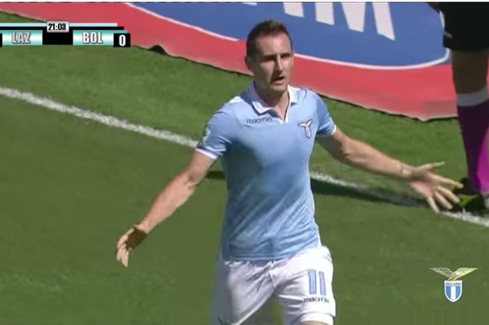 Miroslav Klose, mencetak 5 gol dalam kemenangan 6-0 Lazio atas Bologna di Liga Italia, 5 Mei 2013.