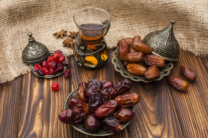 Rutin Minum Air Rendaman Kurma Jadi Obat Rumahan Hilangkan Alergi Hingga Turunkan Kolesterol Semua Halaman Grid Fame