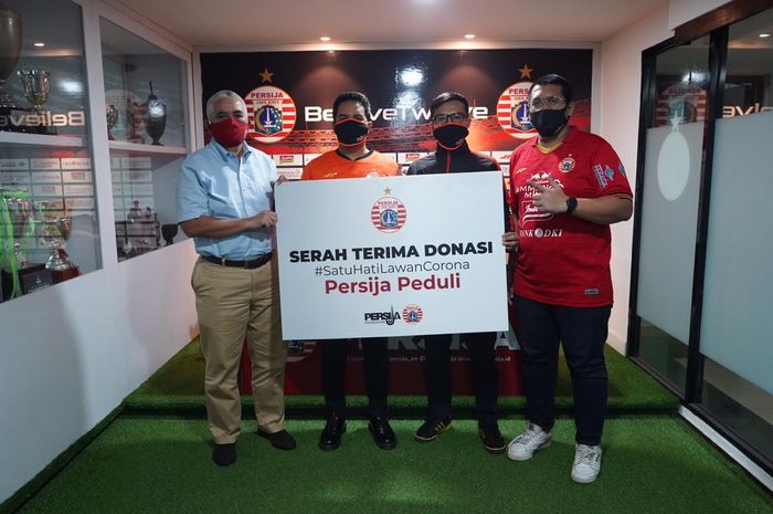 Persija Jakarta menyalurankan program donasi &ldquo;Satu Hati Lawan Corona&rdquo; yang dilanjutkan melalui Pengurus Pusat Jakmania untuk menjadi salah satu distributor donasi.