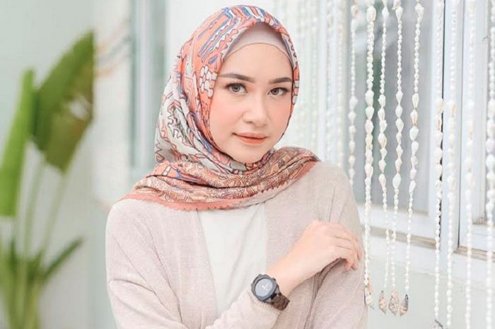 Nggak Mudik Tetap Cantik Ini Dia Contekan Style Hijab Dari Selebgram Semua Halaman Otofemale