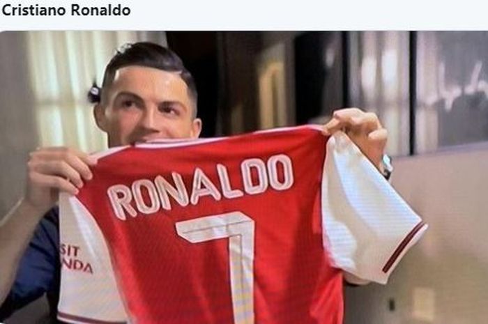 Megabintang Juventus asal Portugal, Cristiano Ronaldo, meminta maaf karena tidak jadi pindah ke Arsenal.