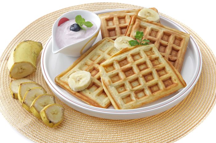 Resep Wafel Pisang Saus Blueberry Enak Ini Cocok Disajikan Agar Si