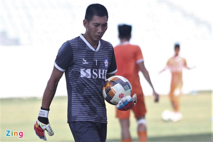 Kiper Da Nang FC, Nguyen Tuan Manh, bergabung dengan klubnya di luar masa transfer yang ditentukan VPF dan VFF.