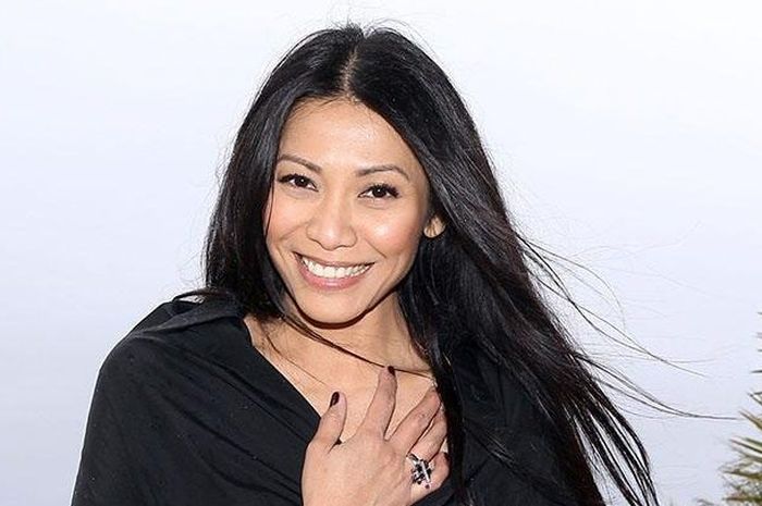 Lirik Lagu dan Chord Gitar 'Tua Tua Keladi' - Anggun, Mengaku Bujangan