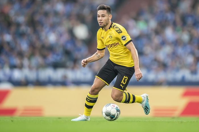 Pemain sayap Borussia Dortmund dan timnas Portugal, Raphael Guerreiro. 