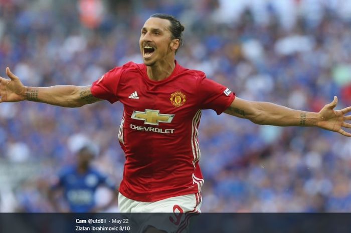 Mantan striker Man United, Zlatan Ibrahimovic, membela Keluarga Glazer soal kepemilikan klub.