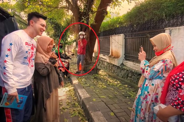 Artis Baim Wong kembali murka karena driver ojek online (ojol) yang pura-pura pingsan beberapa waktu lalu masih meneror dirinya.