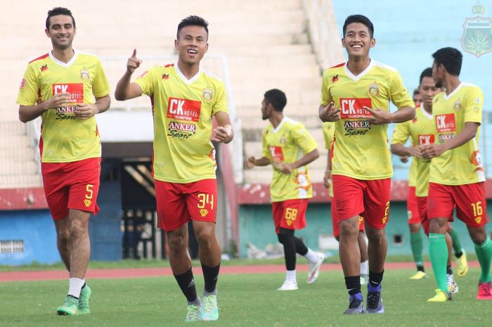 Mantan Pemain Bhayangkara FC, Muhamad Sahrul Kurniawan, ungkapkan ingin kembali memperkuat The Guardian.