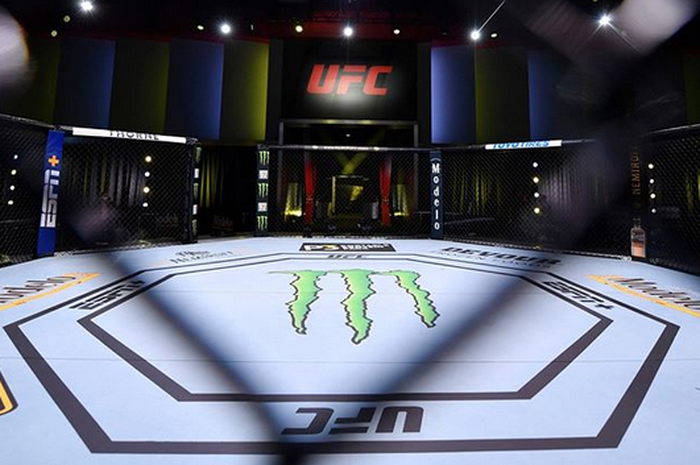 Arena oktagon tempat berlangsungnya UFC Fight Night: Woodley vs Burns (31/5/2020).