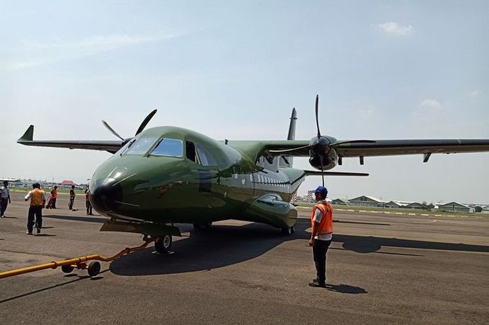 Pesawat CN235-220 buatan Indonesia