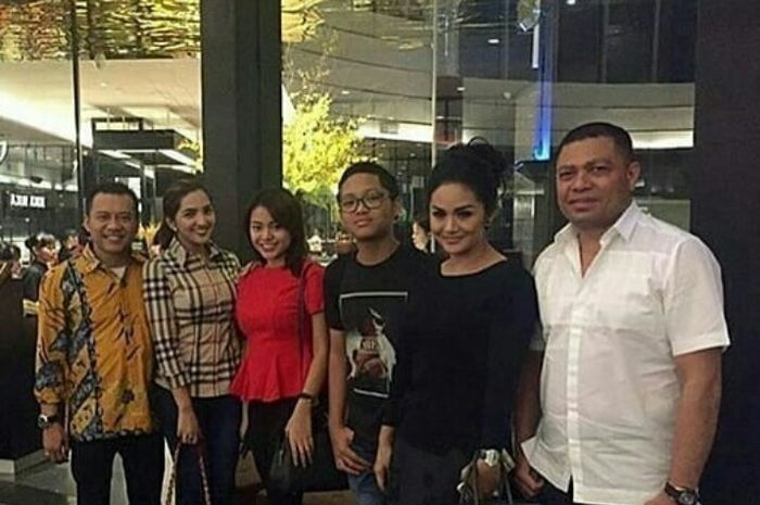 Kebersamaan Aurel dan Azriel bersama Kd dan Raul Lemos